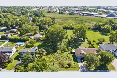 427 Pleasant Drive, Schaumburg, IL 60193 - Photo 1