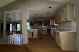 1222 Laurel Ln, Schaumburg, IL 60193 - Photo 9