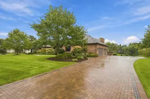 955 Livingston Ln, Inverness, IL 60010 - Photo 7