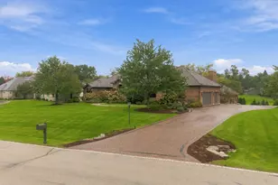 955 Livingston Ln, Inverness, IL 60010 - Photo 5