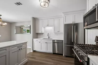 549 Williamsburg Court #B2, Wheeling, IL 60090 - Photo 11