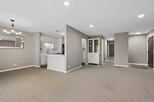 549 Williamsburg Ct, Wheeling, IL 60090 - Photo 5