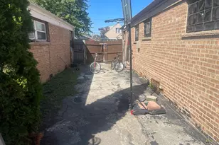 3771 W Pippin St, Chicago, IL 60652 - Photo 5