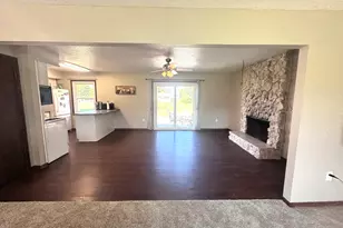 914 E Boyer St, Gibson City, IL 60936 - Photo 7