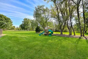 40W725 Aberdeen Ln, Saint Charles, IL 60175 - Photo 29