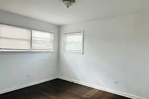8638 Trumbull Ave, Skokie, IL 60076 - Photo 21