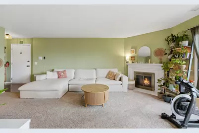 1134 Hawthorne Court #B2, Wheeling, IL 60090 - Photo 5