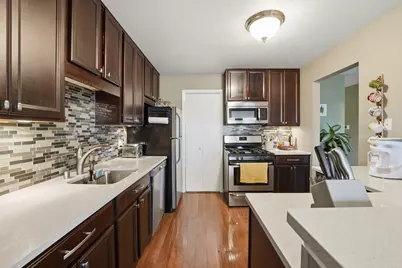 1134 Hawthorne Court #B2, Wheeling, IL 60090 - Photo 9