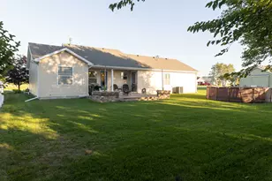 1415 Indian Trail, Kankakee, IL 60901 - Photo 37