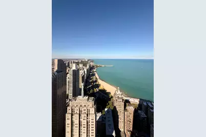 175 E Delaware Place #5604, Chicago, IL 60611 - Photo 17