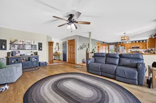 224 Windover Park Ct, Rochelle, IL 60168 - Photo 3