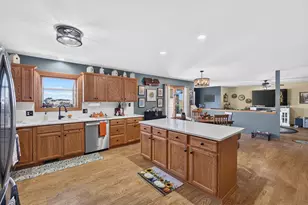 224 Windover Park Ct, Rochelle, IL 60168 - Photo 11