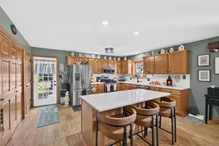 224 Windover Park Ct, Rochelle, IL 60168 - Photo 9