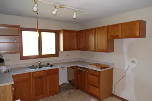 16614 Finch Ave, Harvey, IL 60426 - Photo 3