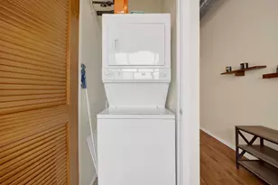 1645 W Ogden Ave, Chicago, IL 60612 - Photo 15