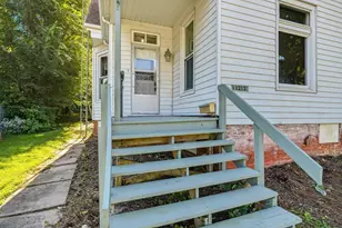 1212 W Olive St, Bloomington, IL 61701 - Photo 3