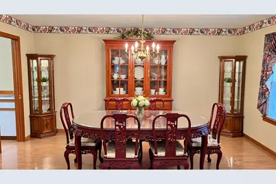 2460 Otter Creek Lane, Elgin, IL 60123 - Photo 5