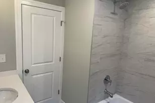 10115 S Indiana Ave, Chicago, IL 60628 - Photo 13