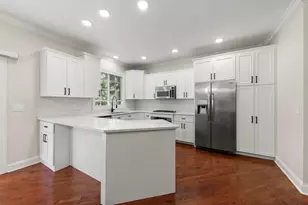 808 Shandrew Dr, Naperville, IL 60540 - Photo 7