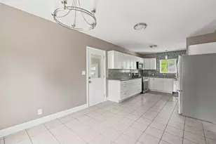 107 E Prairie St, Plano, IL 60545 - Photo 3