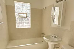 10236 S Sangamon St, Chicago, IL 60643 - Photo 3