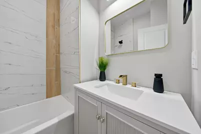 10546 S Avenue J, Chicago, IL 60617 - Photo 13