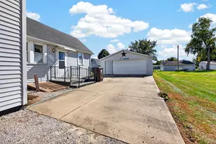 604 W Elm St, LeRoy, IL 61752 - Photo 31