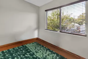 3626 W Cornelia St, Chicago, IL 60618 - Photo 11