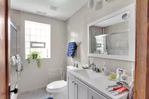 3626 W Cornelia St, Chicago, IL 60618 - Photo 15