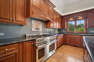 718 Woodmere Ln, Glenview, IL 60025 - Photo 9