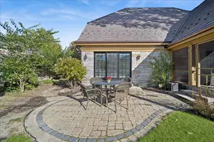 718 Woodmere Ln, Glenview, IL 60025 - Photo 33