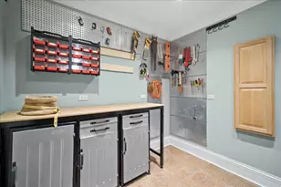 718 Woodmere Ln, Glenview, IL 60025 - Photo 25