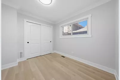 10422 S Green Bay Avenue, Chicago, IL 60617 - Photo 17