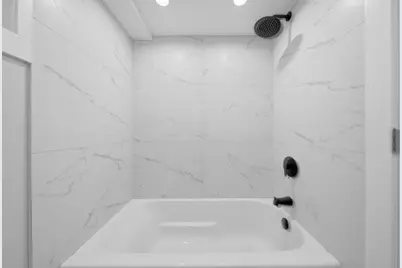 10422 S Green Bay Avenue, Chicago, IL 60617 - Photo 25