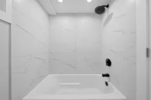 10422 S Green Bay Ave, Chicago, IL 60617 - Photo 25