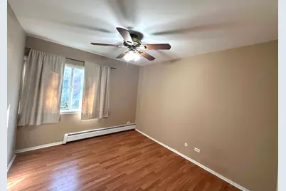 2311 S Goebbert Road S #B102, Arlington Heights, IL 60005 - Photo 9