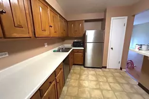 2311 S Goebbert Road S, Arlington Heights, IL 60005 - Photo 7
