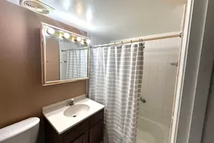2311 S Goebbert Road S, Arlington Heights, IL 60005 - Photo 11