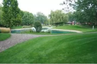 2311 S Goebbert Road S #B102, Arlington Heights, IL 60005 - Photo 17