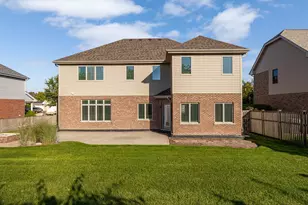 9040 Witham Ln, Woodridge, IL 60517 - Photo 7