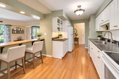 1415 E Central Road #222C, Arlington Heights, IL 60005 - Photo 5