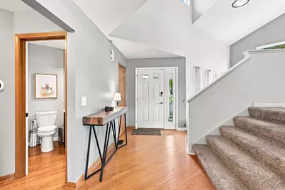 731 Nashua Court, Crystal Lake, IL 60012 - Photo 5
