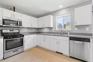 1067 Vermillion St, Plano, IL 60545 - Photo 5