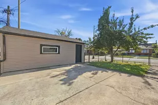 8257 S Blackstone Ave, Chicago, IL 60619 - Photo 37