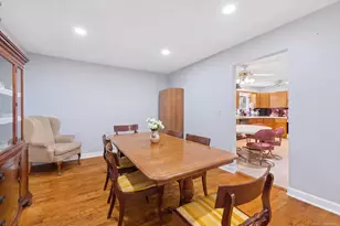 17W467 Portsmouth Dr, Darien, IL 60561 - Photo 7
