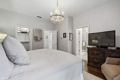 1310 W Roscoe Street, Chicago, IL 60657 - Photo 21
