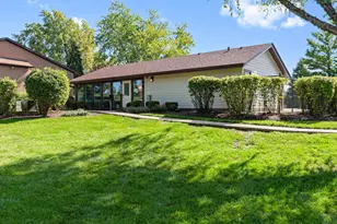 2204 Wharf Dr, Woodridge, IL 60517 - Photo 25