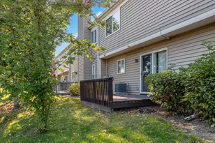 6865 Hampton Cir, Gurnee, IL 60031 - Photo 15