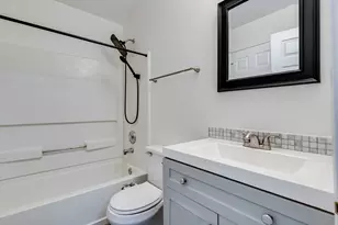 6865 Hampton Cir, Gurnee, IL 60031 - Photo 11