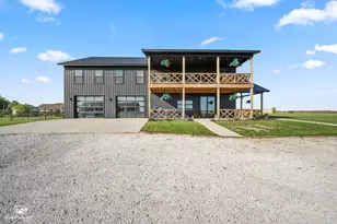 301 S Kennedy St, Martinton, IL 60951 - Photo 3